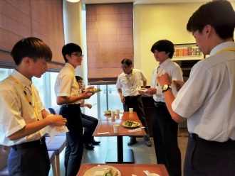 懇談会の様子1