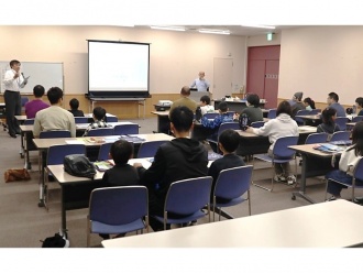 講師による説明の様子