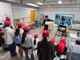 田向研見学の様子