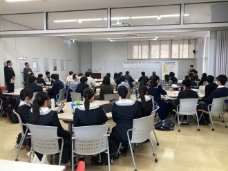 英語プレゼンテーションの様子2