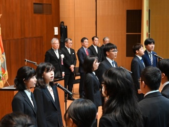 メンネルコールによる学歌斉唱