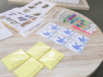 景品の九工大オリジナルグッズ