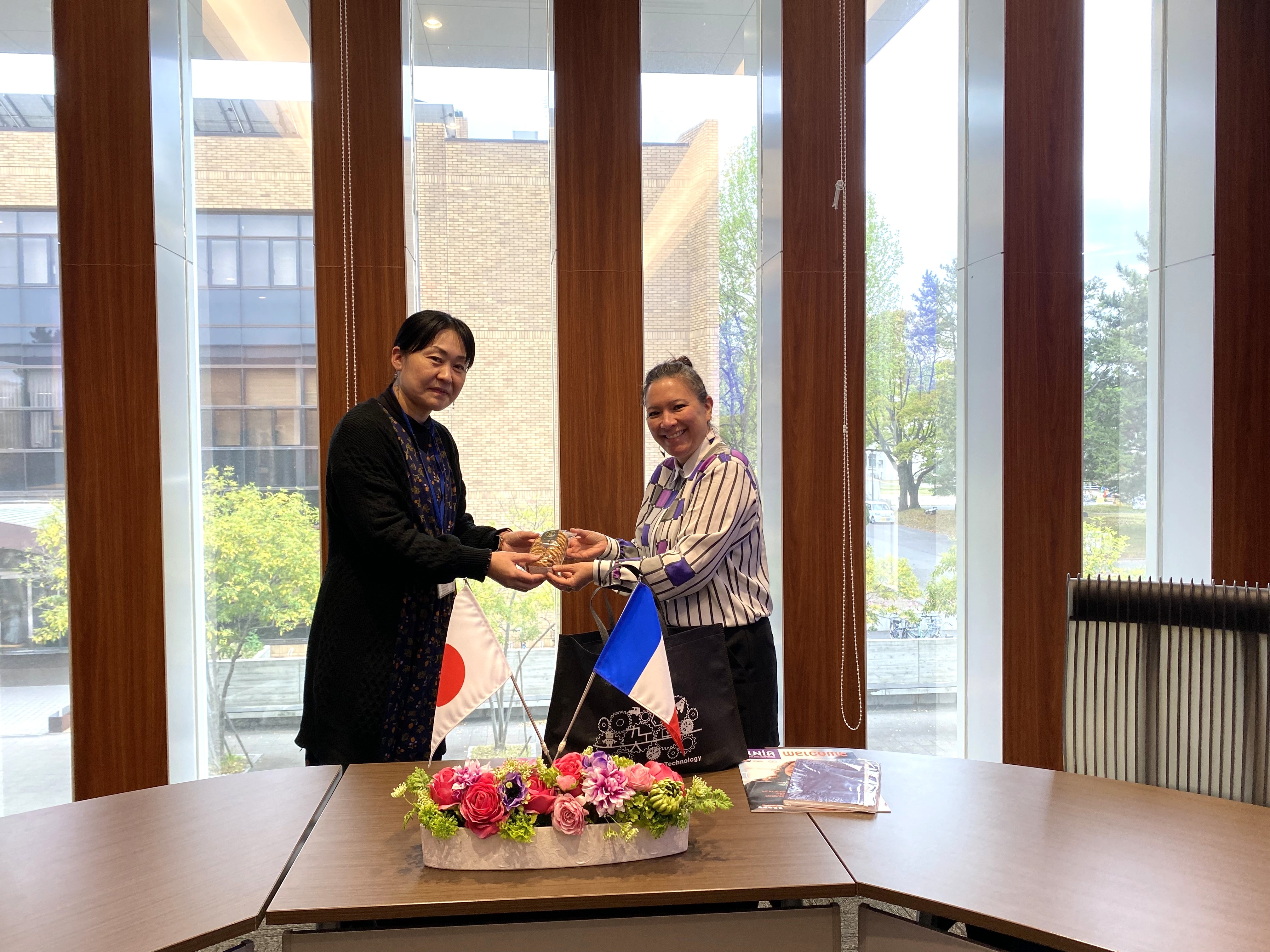 記念品交換の様子