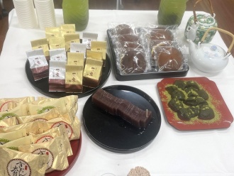 和菓子や緑茶
