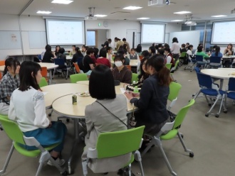 テーブル交流会の様子①