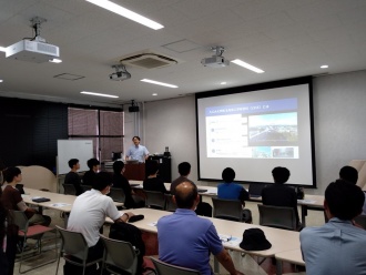 柴田教授によるレクチャーの様子