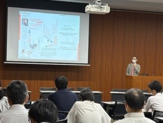 大学概要説明の様子