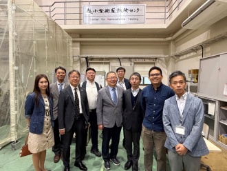 超小型衛星試験センター見学