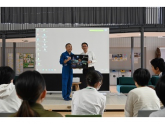 (Left) Mr. Koichi Wakata (Right) Professor Mengu Cho, Department of Space Systems Engineering