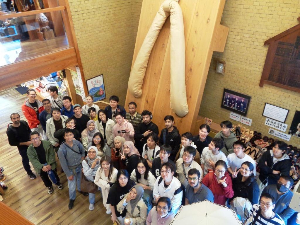 Group Photo with the biggest Geta in Japan