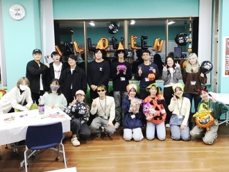 Commemorative photo by the party participants