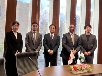 Commemorative group photo 2